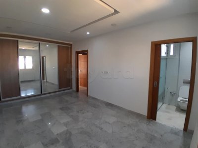 A louer Etage de villa S3