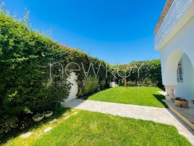 A louer une villa en s+4 avec jardin à la Marsa
