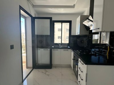 A Vendre un S+2 avec parking à Cité Wahat l'Aouina