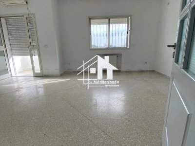 A vendre appartement S+2 Rdc au bayrem etounssi