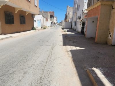 A vendre Maison plus deux garages à el Hrayriya