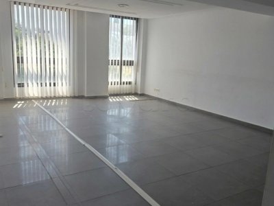 A louer Bureau H+1 – 94 m² – Les Berges du Lac 2