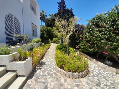 A Louer villa avec jardin proche de la mer La Marsa