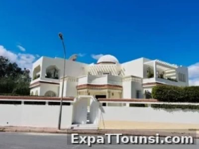 À vendre une villa à Kantaoui Sousse