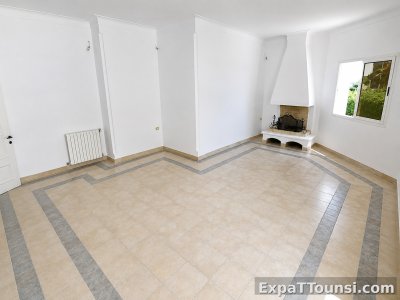 À louer à l'année – Premier étage de villa S+3 de standing | Nabeul City